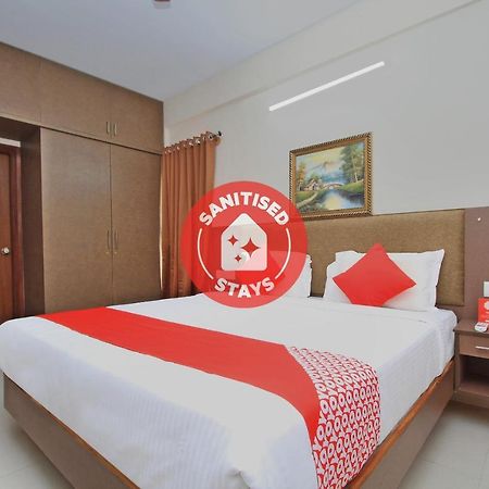 Vaccinated Staff - Oyo 10379 Hotel Varcity Sapphire Bangalore Exterior foto